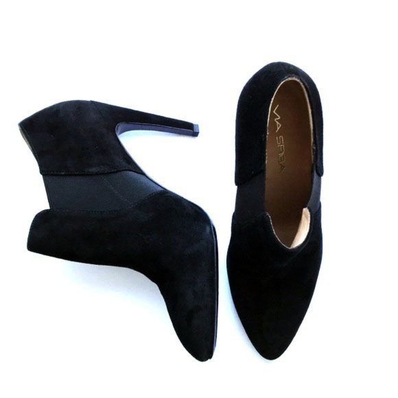 Via Spiga Luxe Suede Ankle Booties - Picture 3 of 8